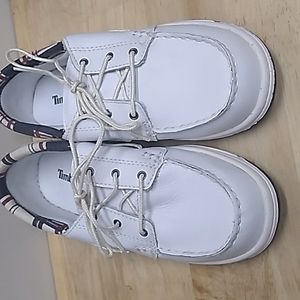 New in Box Timberland Juniors Size 5 White with Plaid back